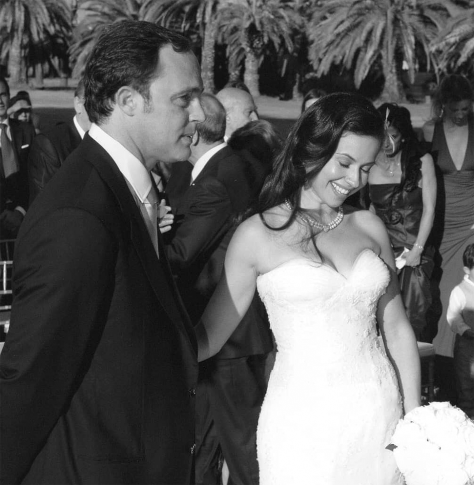 ريا ابي راشد مع زوجها في زفافهما