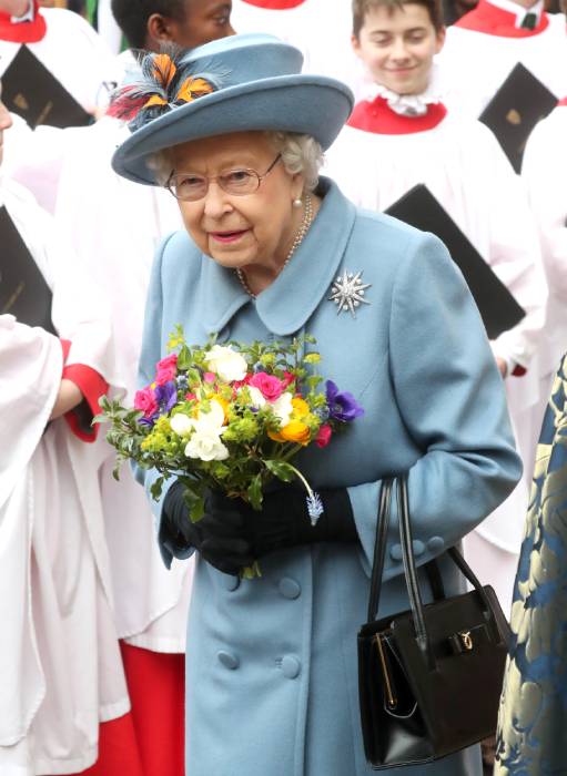 ملكة بريطانيا تغادر قصر باكنغهام بسبب فيروس كورونا