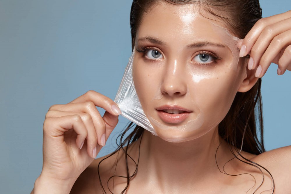 التقشير الكيميائي يساعد على التخلص من ندبات الوجه