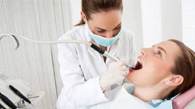  مراجعة الطبيب دوريا تحمي من أمراض الفم