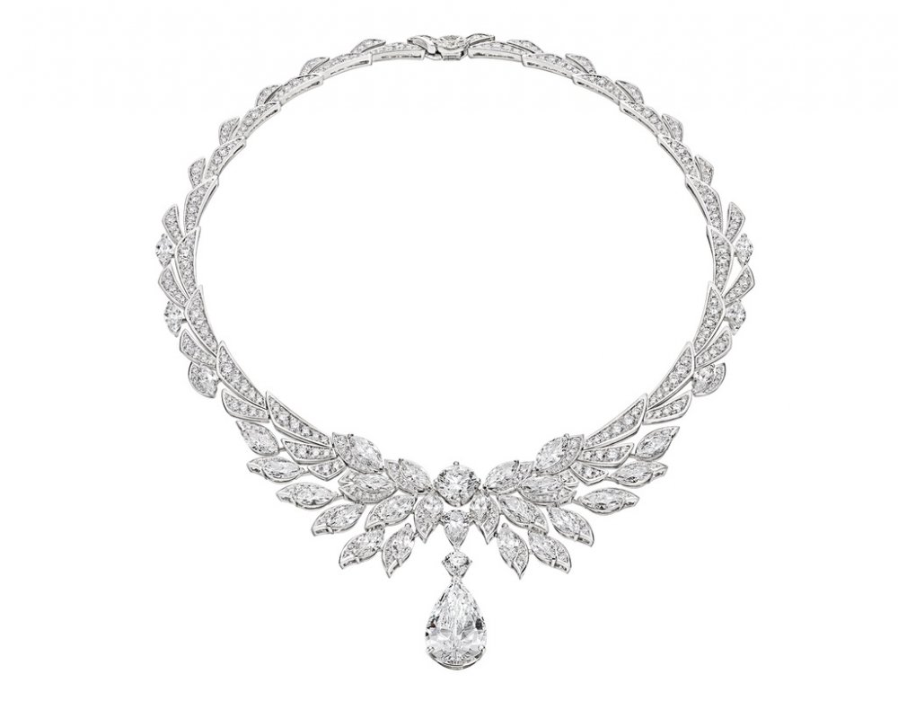 قلادة Wings of Rome necklace من ماركة Bulgari