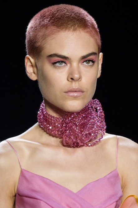 صبغات اللون الزهري الفاتح من Marc Jacobs
