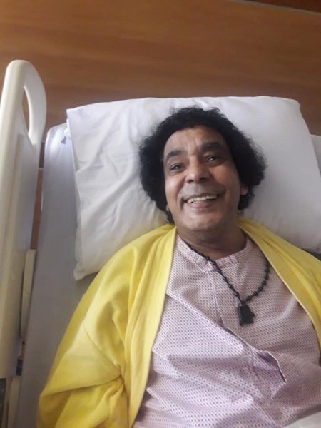 محمد منير بعد العملية الجراحية