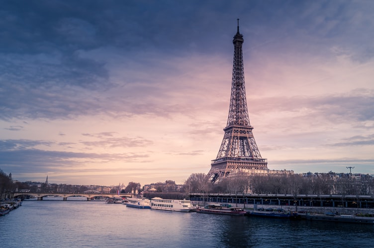 برج إيفل Eiffel Tower، فرنسا بواسطة Chris Karidis
