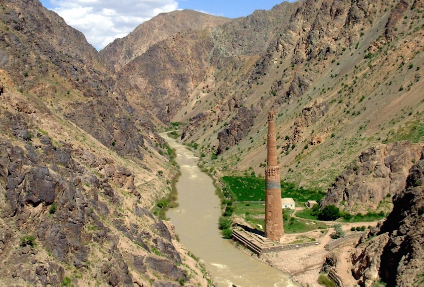 مئذنة جام Minaret of Jam ، أفغانستان بواسطةArtem Sapegin