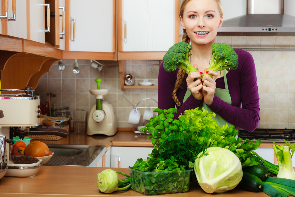 الخضروات الداكنة من الاطعمة الصحية التي تزيد فرص الحمل للعروس