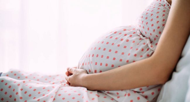 التمر يمد الحامل بالطاقة اللازمة لها تجنبا للشعور بالتعب والإرهاق
