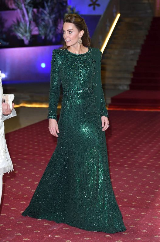 خلال زيارة باكستان أطلت بفستان أخضر مزيّن بالترتر من تصميم Jenny Packham