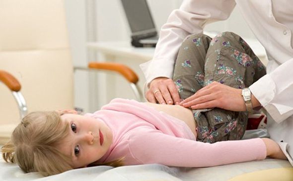 من أعراض القولون العصبي عند الأطفال وجود ألم في أسفل البطن