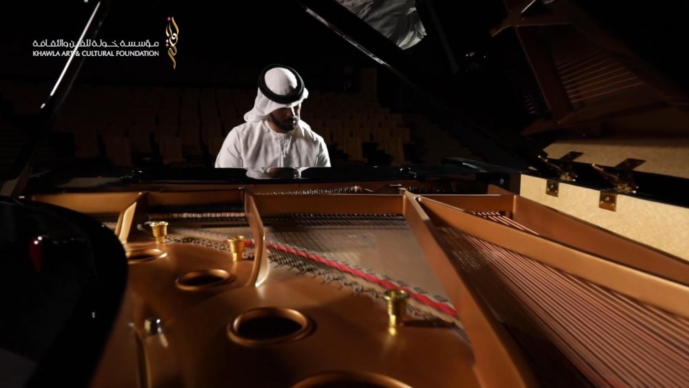 عازف البيانو الإماراتي محمد الجهوري