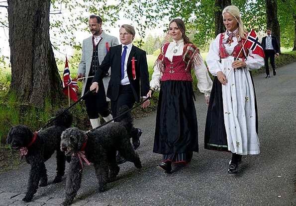 العائلة المالكة تحتفل باليوم الوطني في النرويج