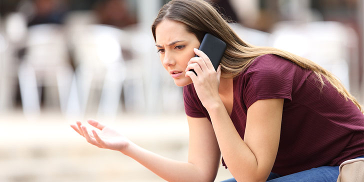 المكالمات الطويلة والمتواصلة تؤدي إلى مشاكل فترة الخطوبة