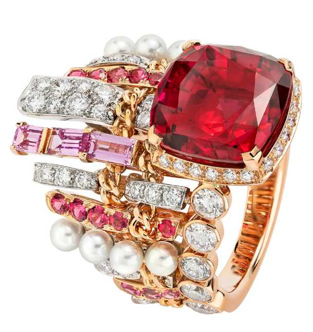 من شانيل Chanel Fine Jewelry خاتم تويد كوتور Tweed Couture بالبلاتين والذهب الوردي مرصع بالصفير الوردي والسبينل وحبة سبينل عيار 10.57 قيراط