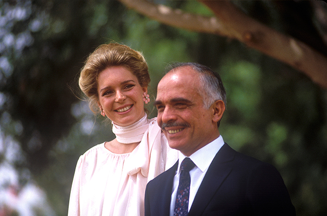 الملك حسين بن طلال ملك الأردن وزوجته الملكة نور 