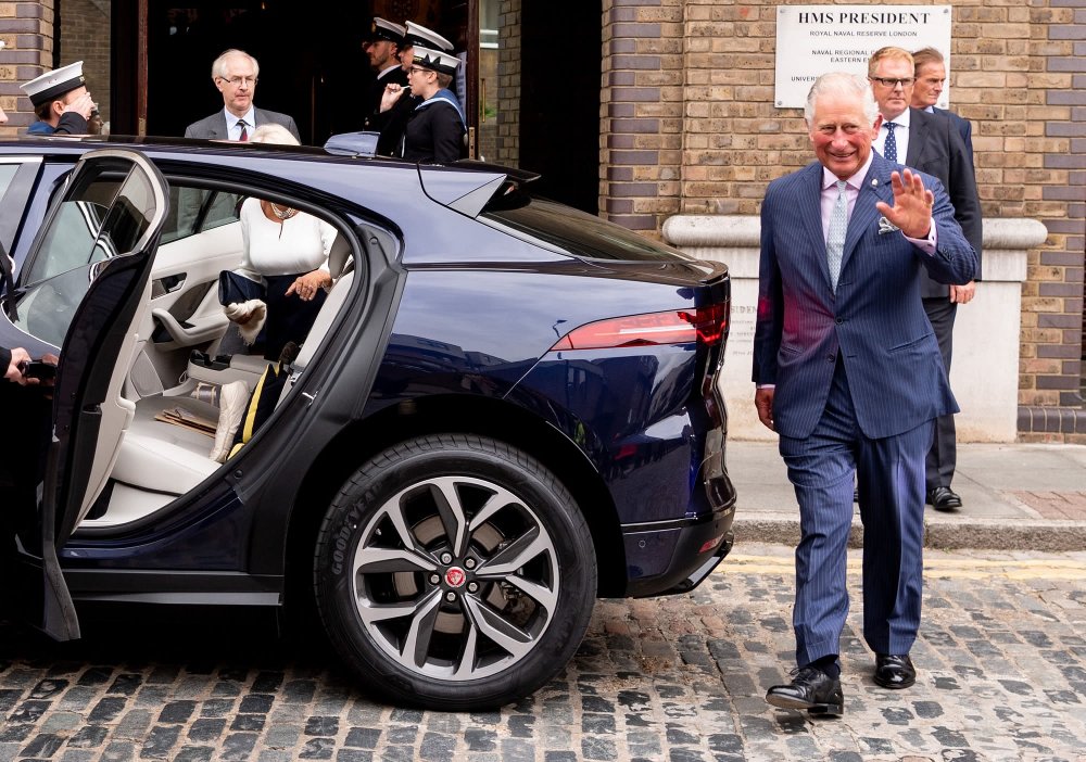 الأمير تشارلز اشترى سيارة كهربائية