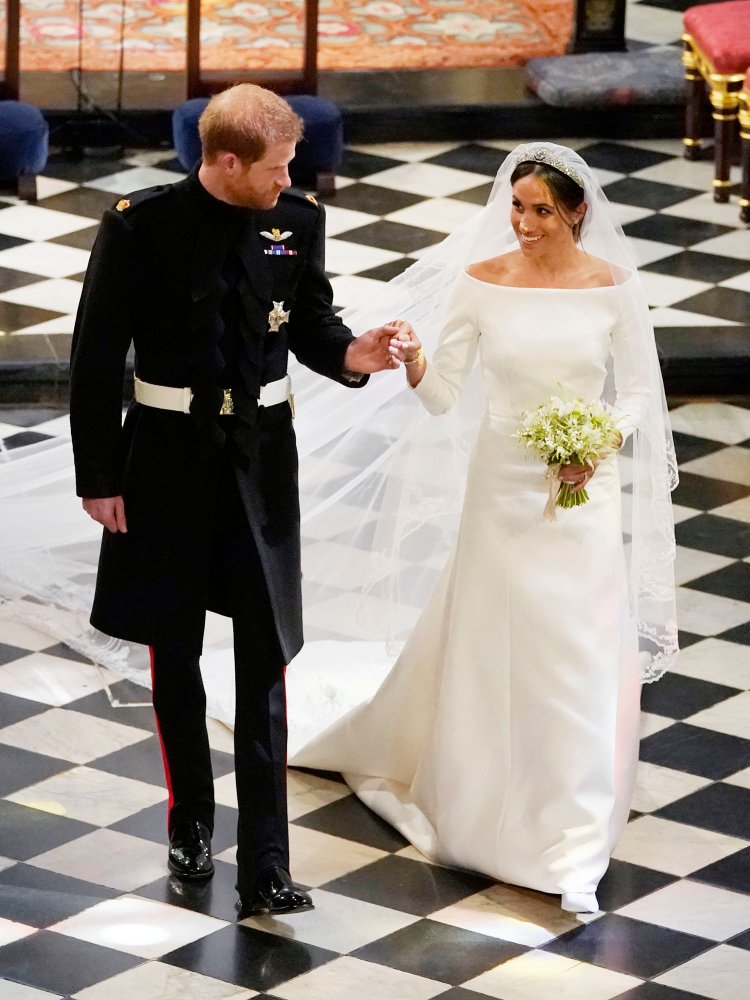  تميز فستان زفاف ميغان ماركل العاجي بأناقته وأنثوته وبساطته