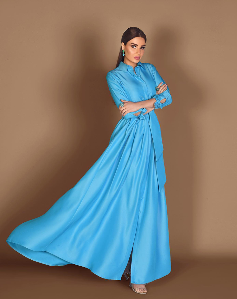  صور اطلالات سيرين عبدالنور بموضة الفستان الأزرق الطويل