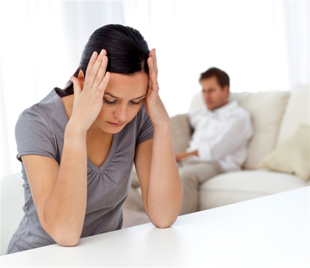 كيف تتعامل مع الزوجة الباردة عاطفيا أمر يحتاج لصبر الزوج ودعمه لزوجته