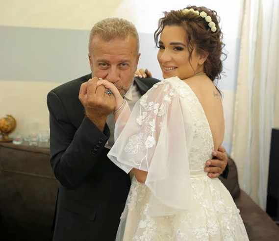 أسماء شريف مع ابيها شريف منير في حفل زفافها