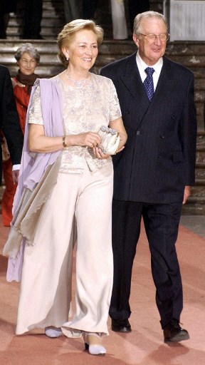 الملكة باولا لم ترتدي التاج في حفل زفافها