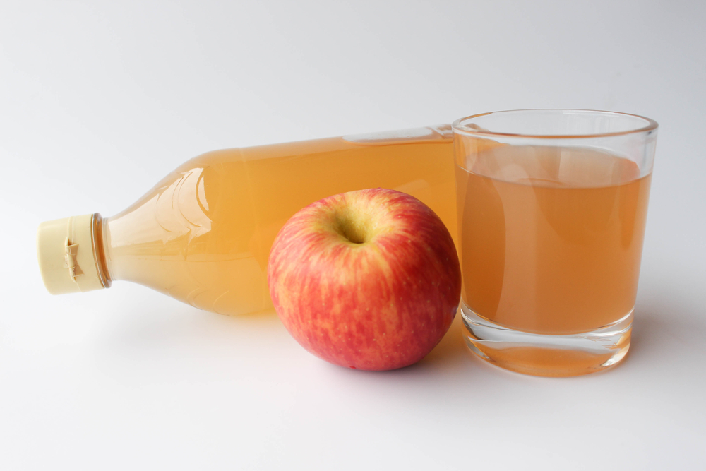 ملعقة صغيرة من خل التفاح مع لتر الماء لانفاص الوزن