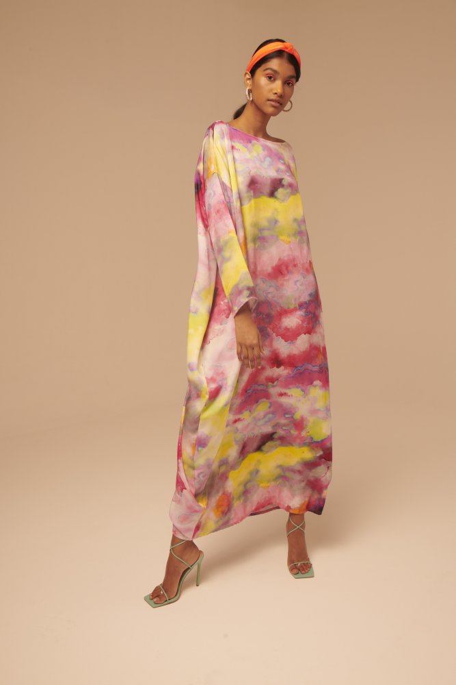  فستان صيفي ملون ومموج من علامة مادي المصدر مادي
