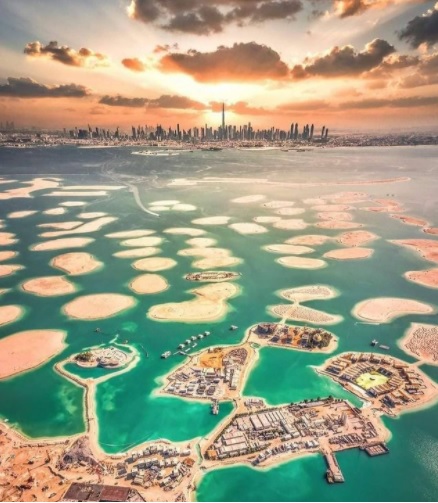صورة خلابة للحظات الشروق على دبي