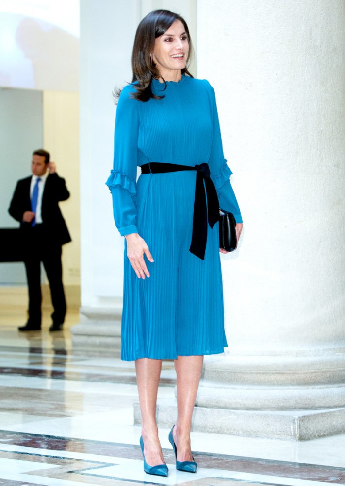  فستان أزرق سماوي من اختيار ليتيزيا ملكة إسبانيا بتوقيع دار Zara