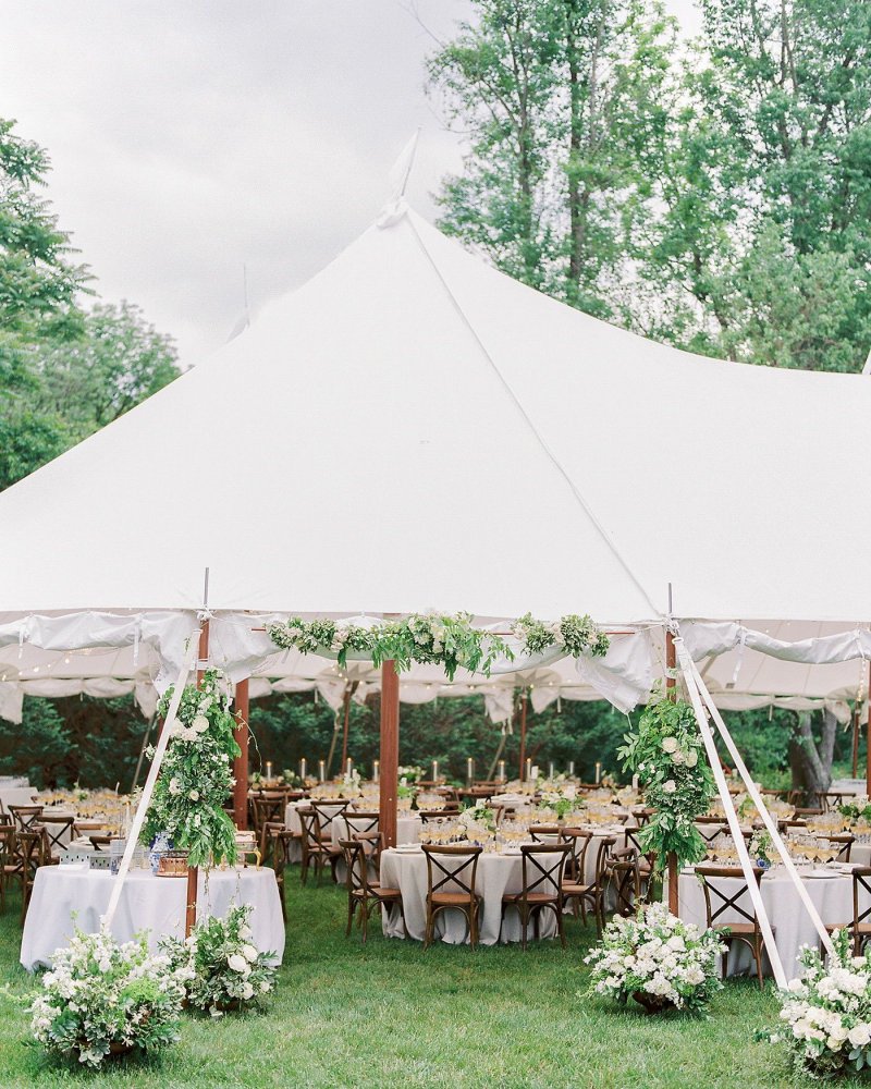  خيمة بسيطة لحفلات الزفاف الخارجية
