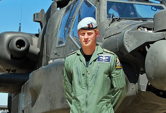 الأمير هاري Prince Harry انضم إلى نادي لطياري طائرات الهليكوبتر في ولاية كاليفورنيا الأمريكية