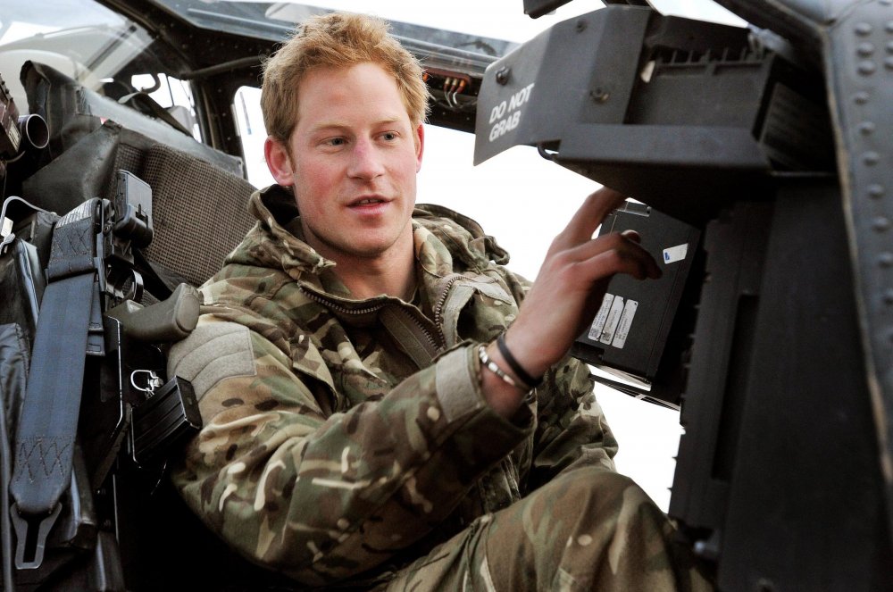 الأمير هاري حصل على رخصته كطيار في الجيش البريطاني
