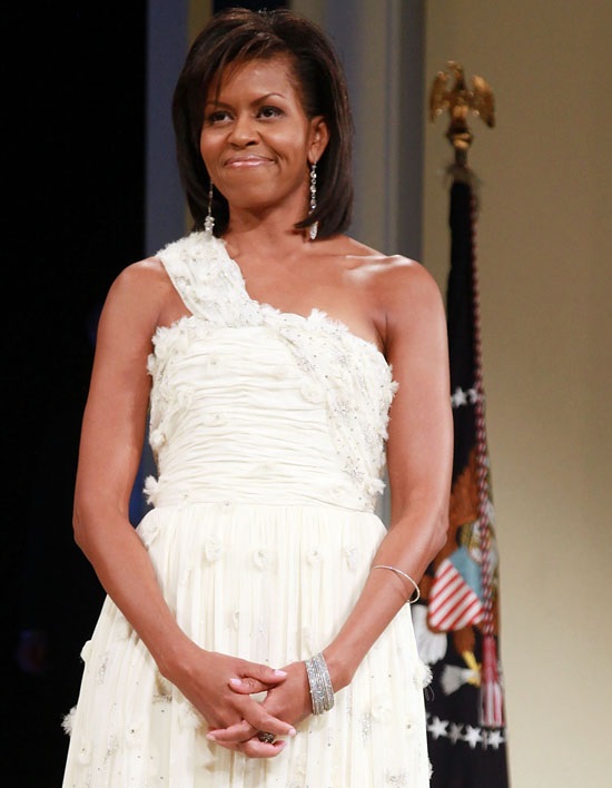 ميشيل أوباما بمجوهرات Loree Rodkin عام 2009
