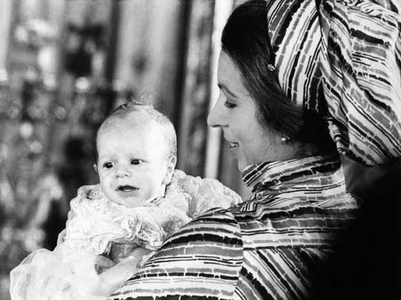 الأميرة آن مع ابنها بيتر فيليبس
