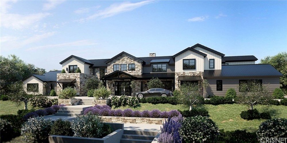 منزل كريس جينر Kris Jenner الفخم في هيدين هيلز، لوس أنجلوس