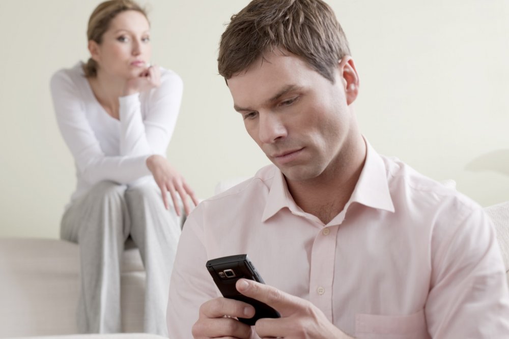 معرفة اسباب ادمان الزوج على الانترنت