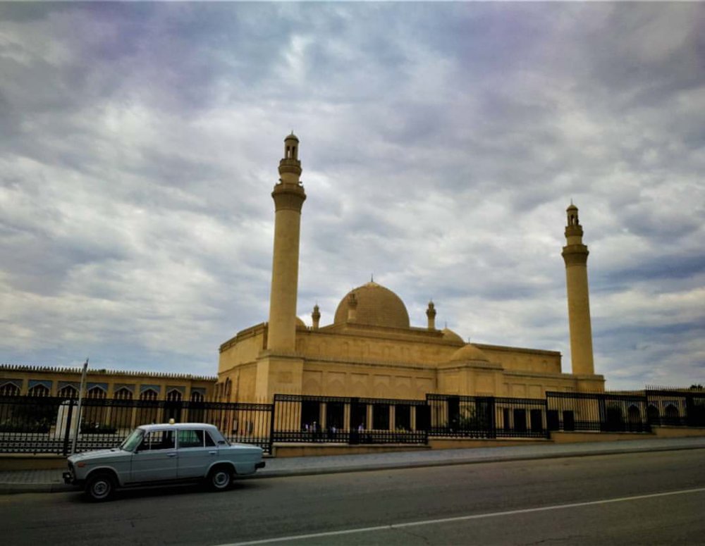 مسجد الأمة (uma-Mosque) الذي يعود تاريخ بنائه إلى عام 1802