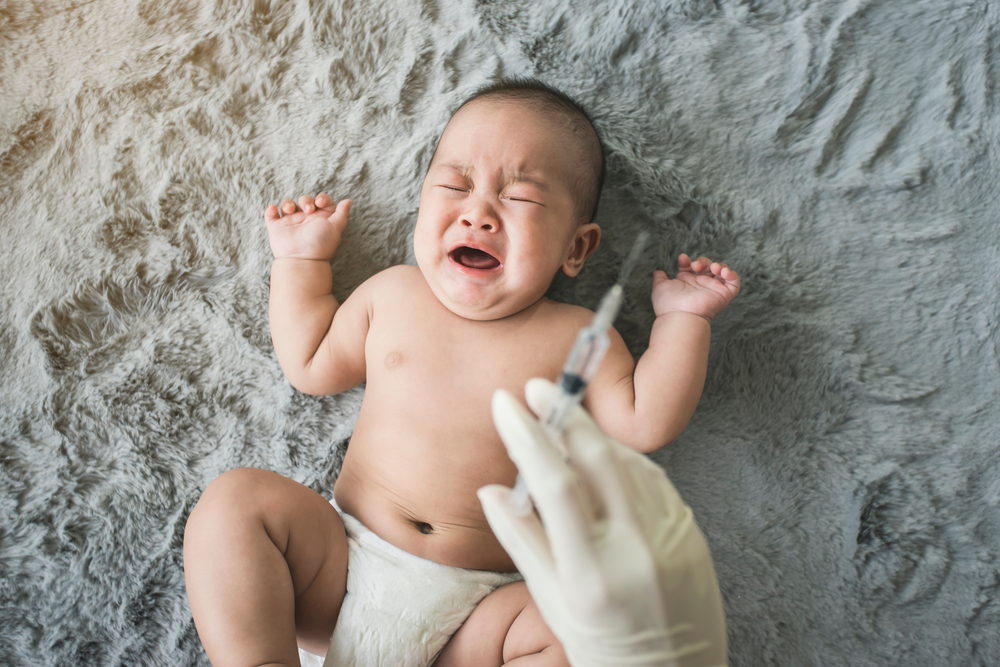  التهاب الدم الفيروسي يستلزم اخذ الاطفال التطعيمات منذ الولادة وبانتظام للوقاية منه