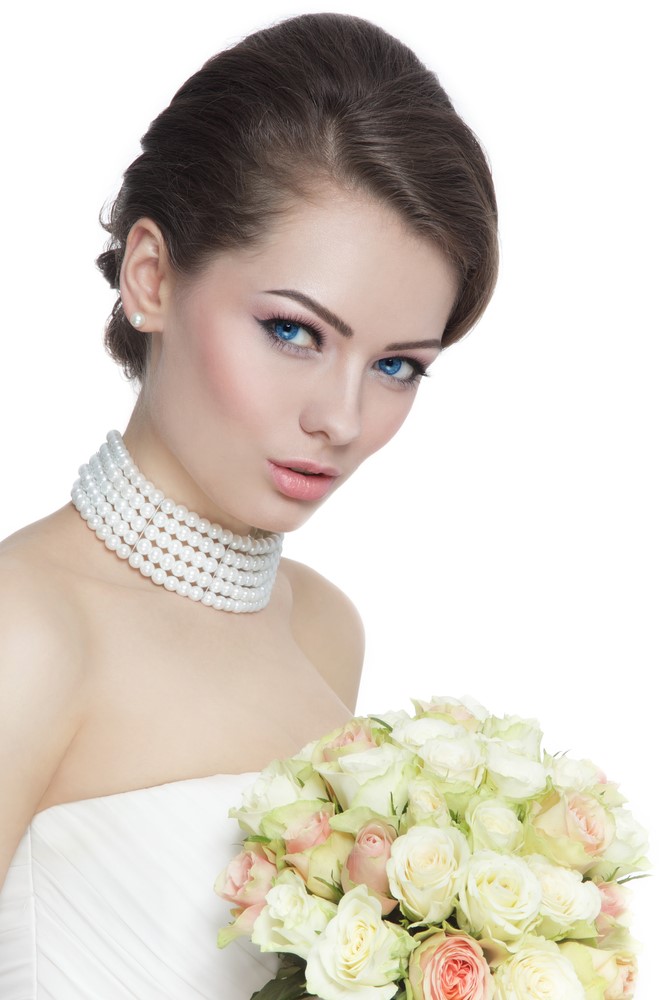 يجب ان تتخلص العروس من الهالات السوداء قبل يوم الزفاف