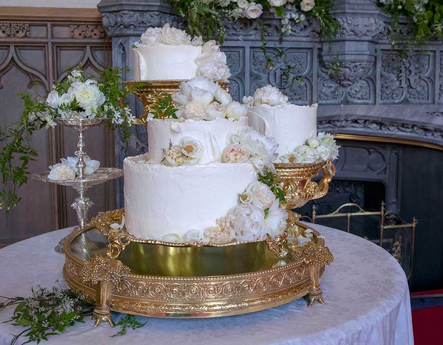 كعكة زفاف الأمير هاري وزوجته ميغان غير التقليدية
