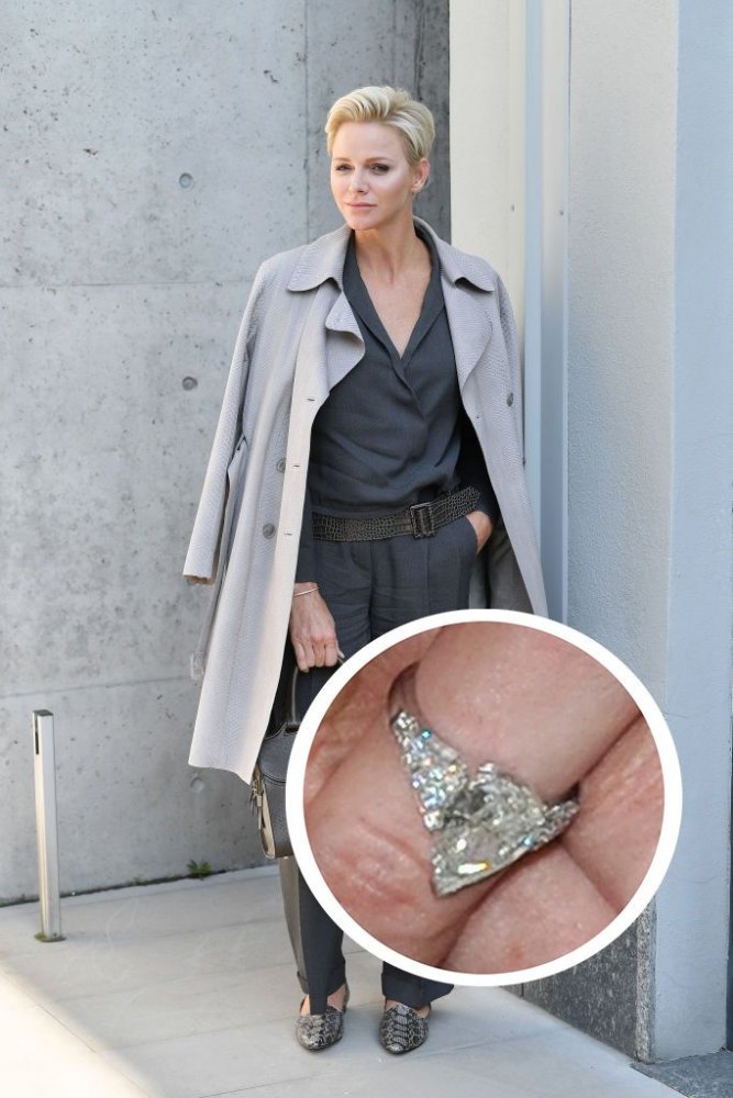خاتم خطوبة الأميرة شارلين ذو الحجر الكمثري الشكل
