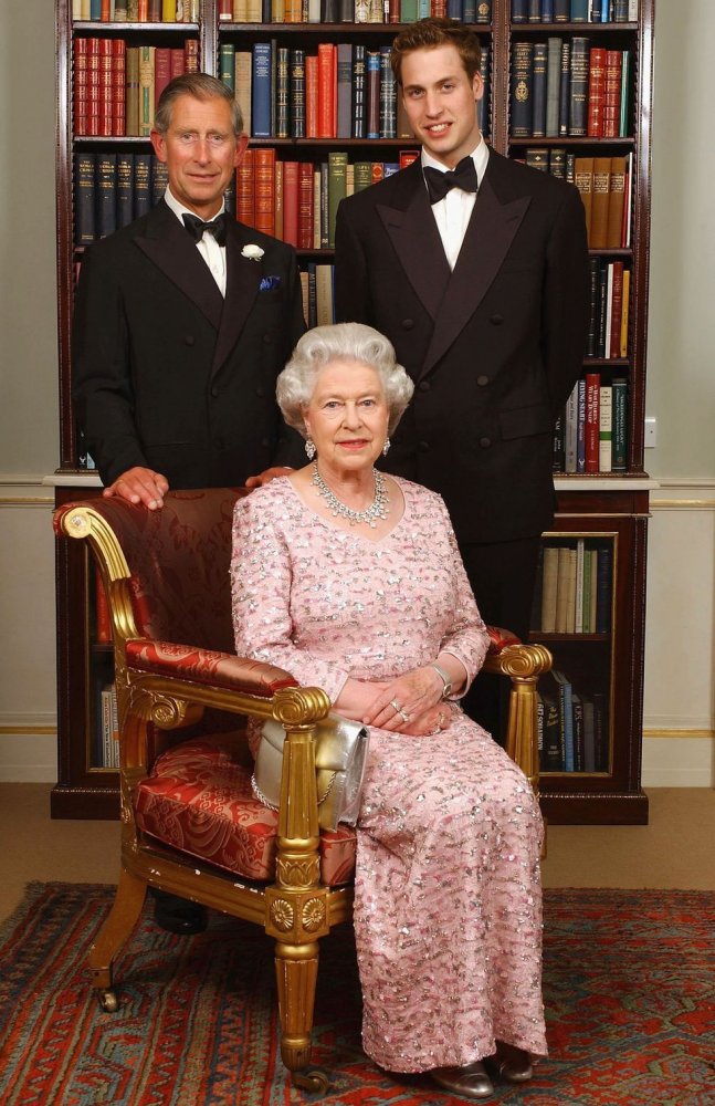 الصورة التذكارية للذكرى الـ 50 لتتويج الملكة في 2003