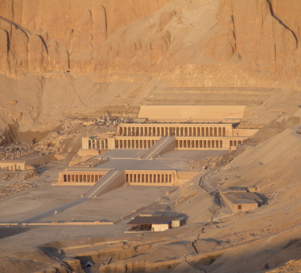 معالم سياحية في الأقصر معبد الملكة حتشبسوت Queen Hatshepsut temple
