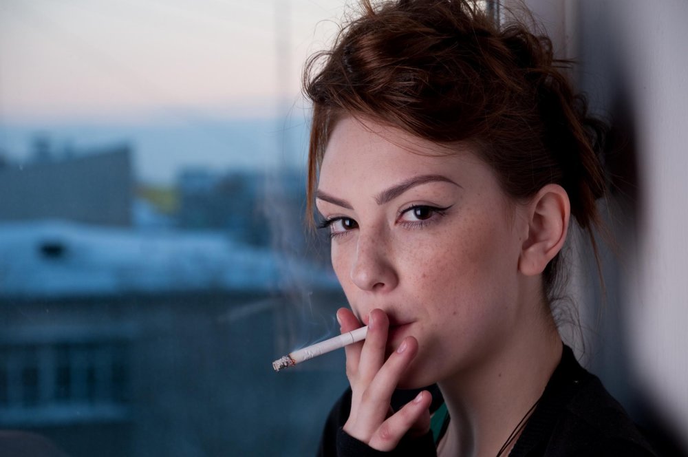 التدخين احد عوامل الاصابة بسرطان الفم