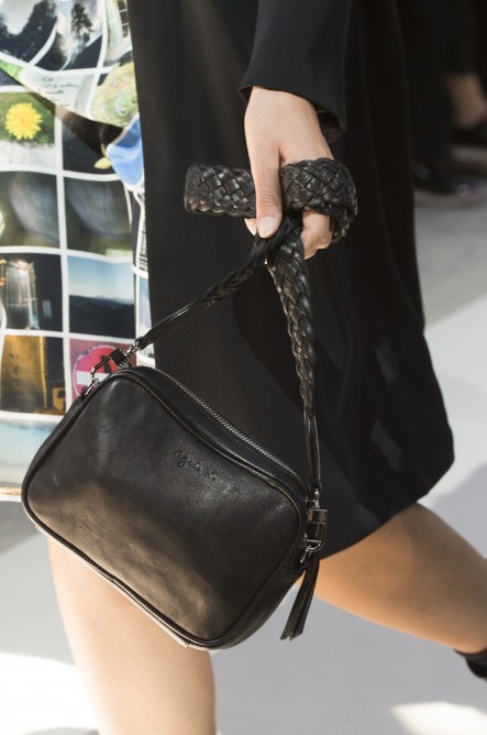  حقيبة اليد السوداء الصغيرة من Agnes B