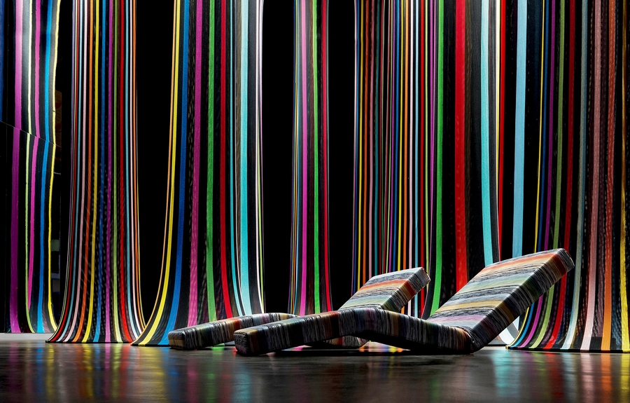  الألوان المبهجة والبراقة في تصميم ستائر ميسوني missoni الرائعة