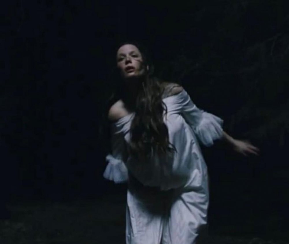  ظهور فستان Moiré للمصممة نورا سليمان في فلم من إنتاج هوليود المصدر نورا سليمان