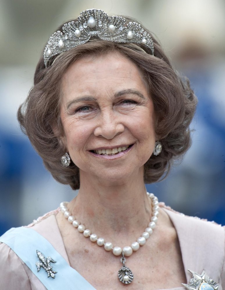 الملكة صوفيا ترتدي تاج The Mellerio Shell Tiara