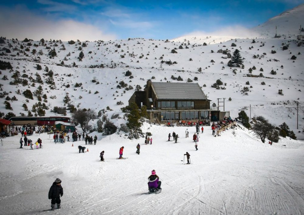 منتجعات التزلج في جبال اركاديا اليونان - اجمل اماكن التزلج لشهر عسل مليء بالمغامرات