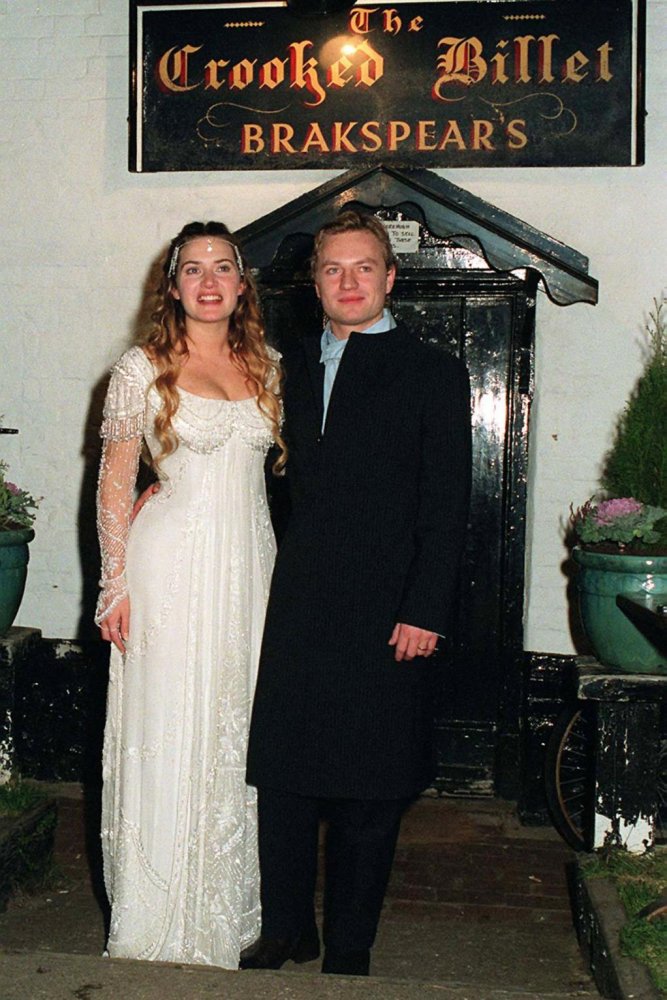  كانت اولى زيجات كيت من جيم ثريبلتون عام 1998
