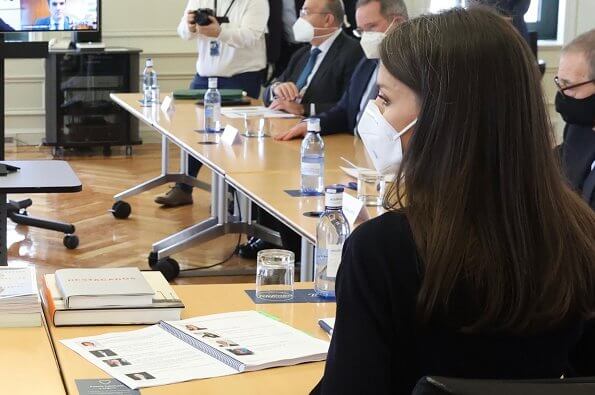 الملكة ليتيزيا في اجتماع عمل مع مؤسسة للتشجيع على استخدام التكنولوجيا